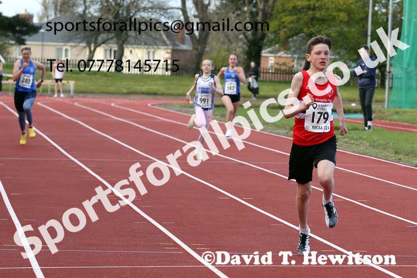 300 metres, 2021 NECAA Open Graded Meeting, Morpeth. Photo: David T. Hewitson/Sports for All Pics